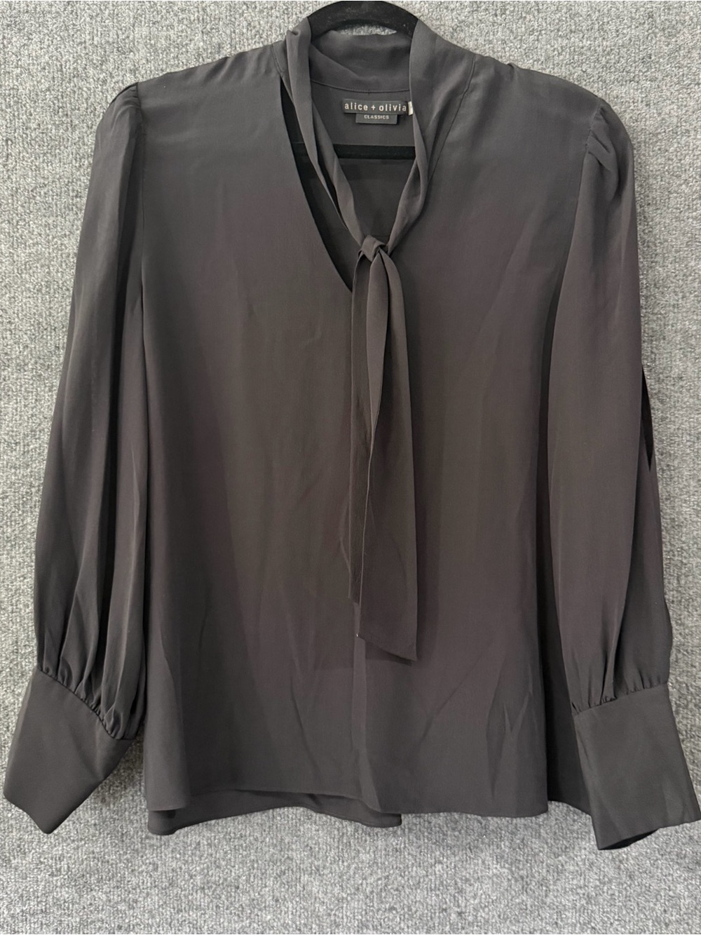 Alice + Olivia Womens Silk Slit Sleeve Top Size Large Black Neck Tie Office